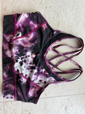 Lululemon Women's Purple Tie-Dye Strappy Sports Bra 6